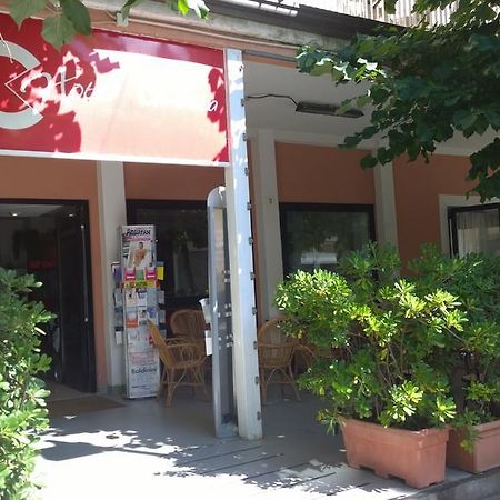 Hotel Canasta Rimini Esterno foto